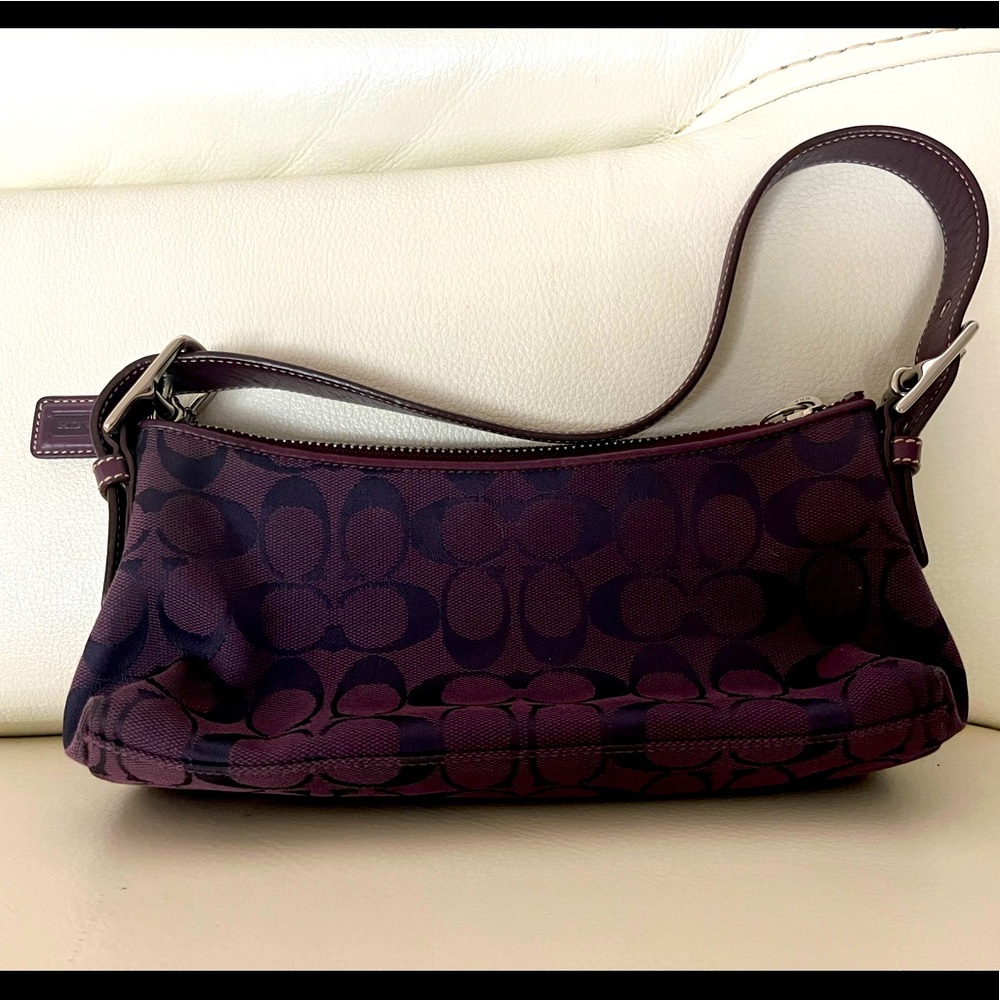 Coach Canvas Signature